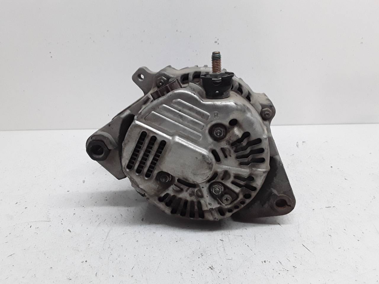 KIA Carnival 2 generation (2006-2010) Alternator 373004X900 25627375