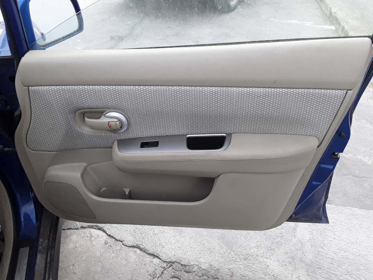 NISSAN Tiida C11 (2004-2014) Front Right Door Panel 25624748