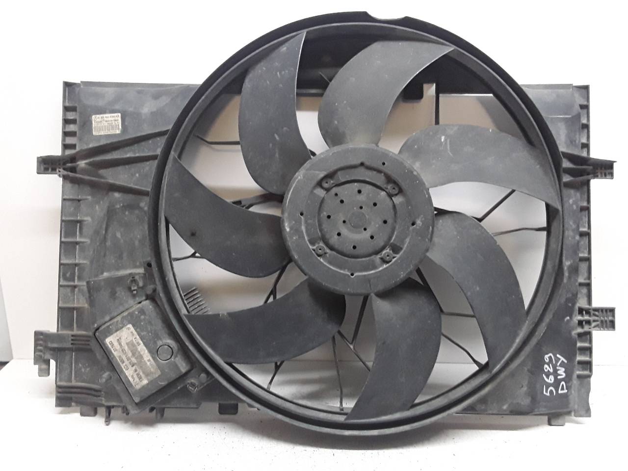 BMW 5 Series F10/F11 (2009-2017) Ventilator difuzor A2035000293 25624620