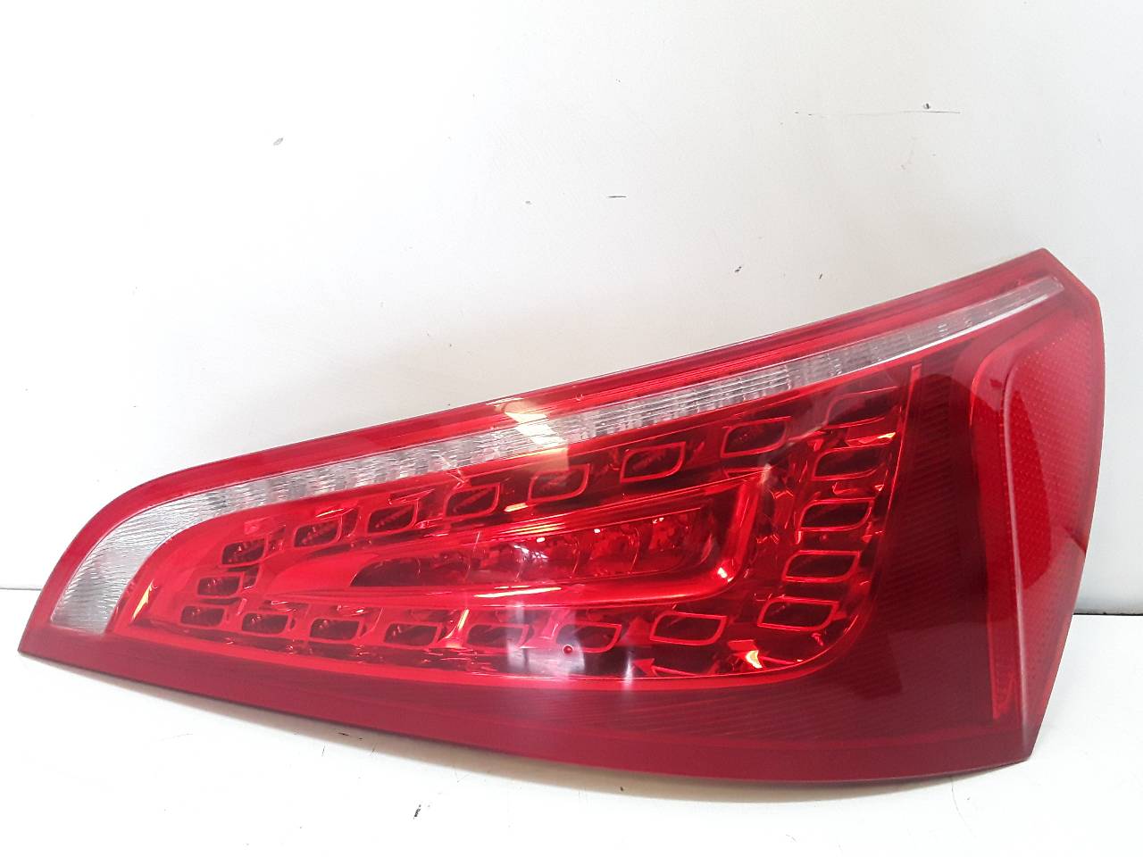 AUDI A6 C6/4F (2004-2011) Rear Right Taillight Lamp 8R0945094A 19097205