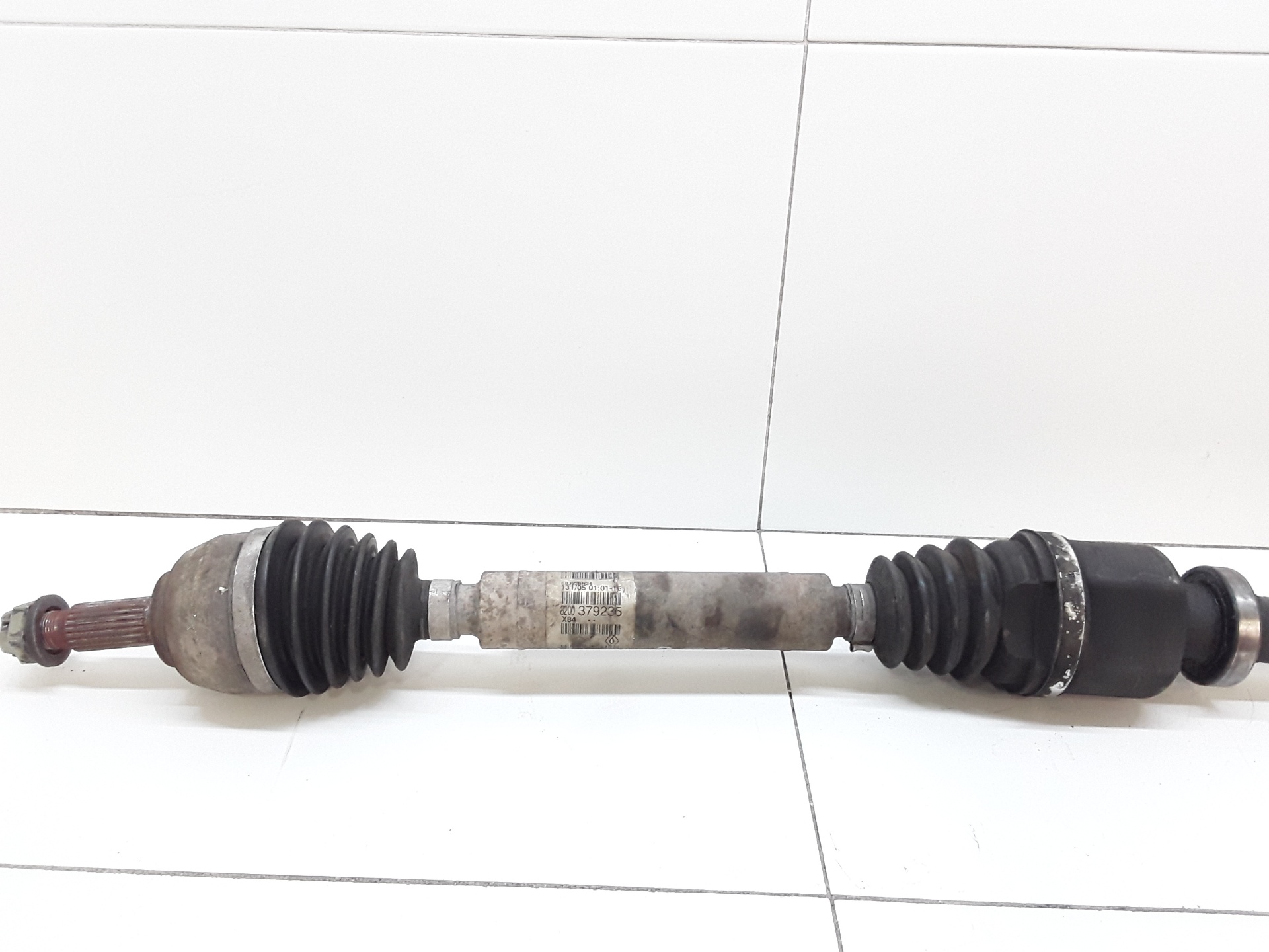 VAUXHALL Front Right Driveshaft 8200379235 25622950