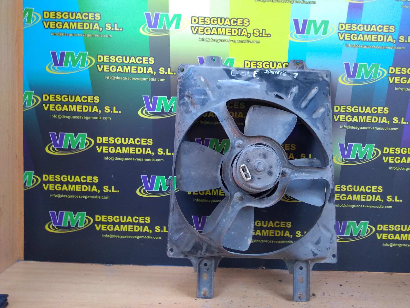 VOLKSWAGEN Transporter T4 (1990-2003) Ventilator difuzor 18823200