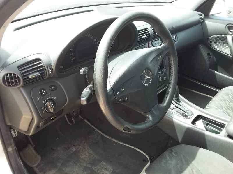 MERCEDES-BENZ C-Class W203/S203/CL203 (2000-2008) Priekinis dešinys žibintas A2038200261 25594519