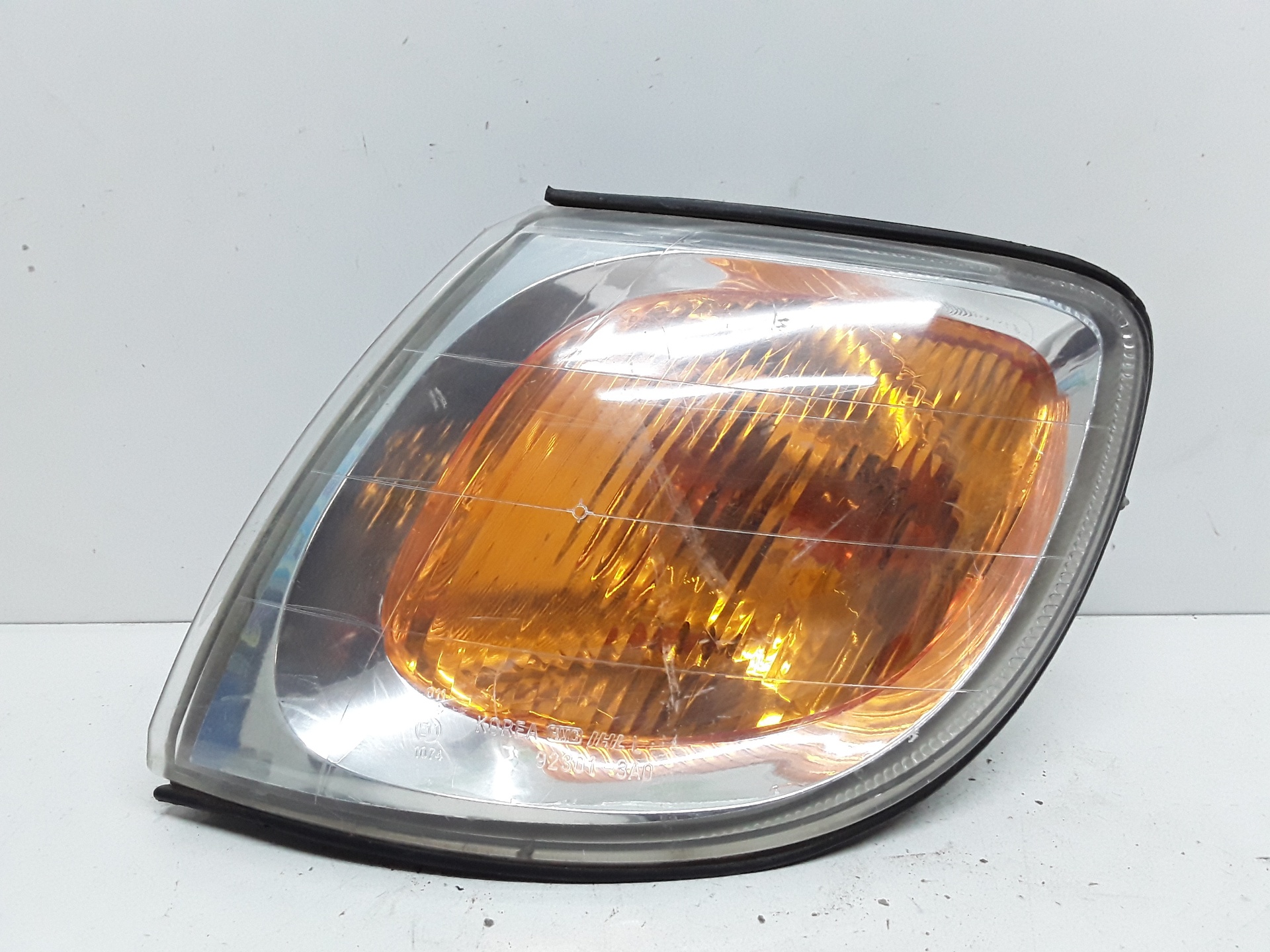 HYUNDAI Trajet 1 generation (2000-2007) Front left turn light 923013A0 18956290