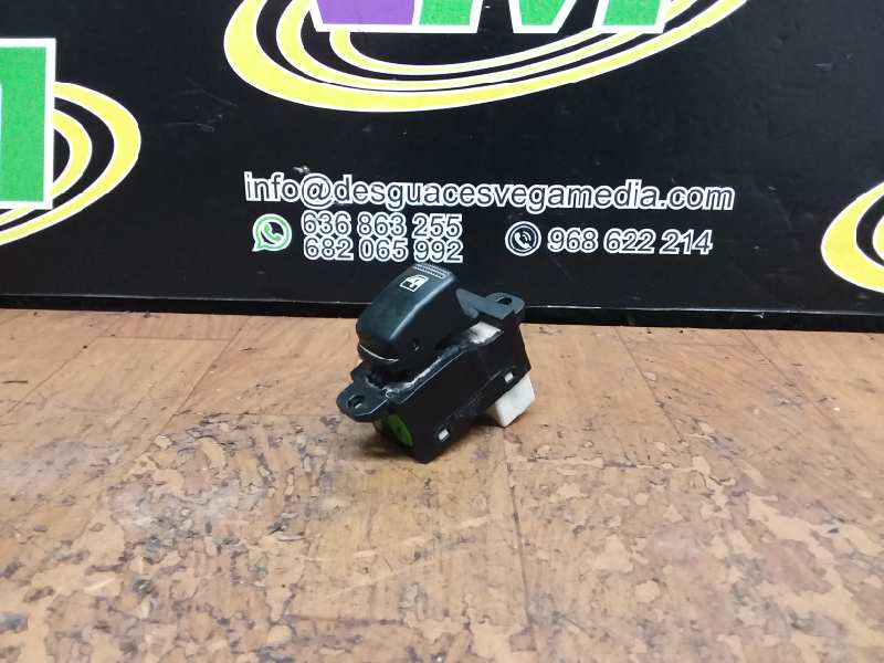 KIA Cerato 1 generation (2004-2009) Front Right Door Window Switch 18876498