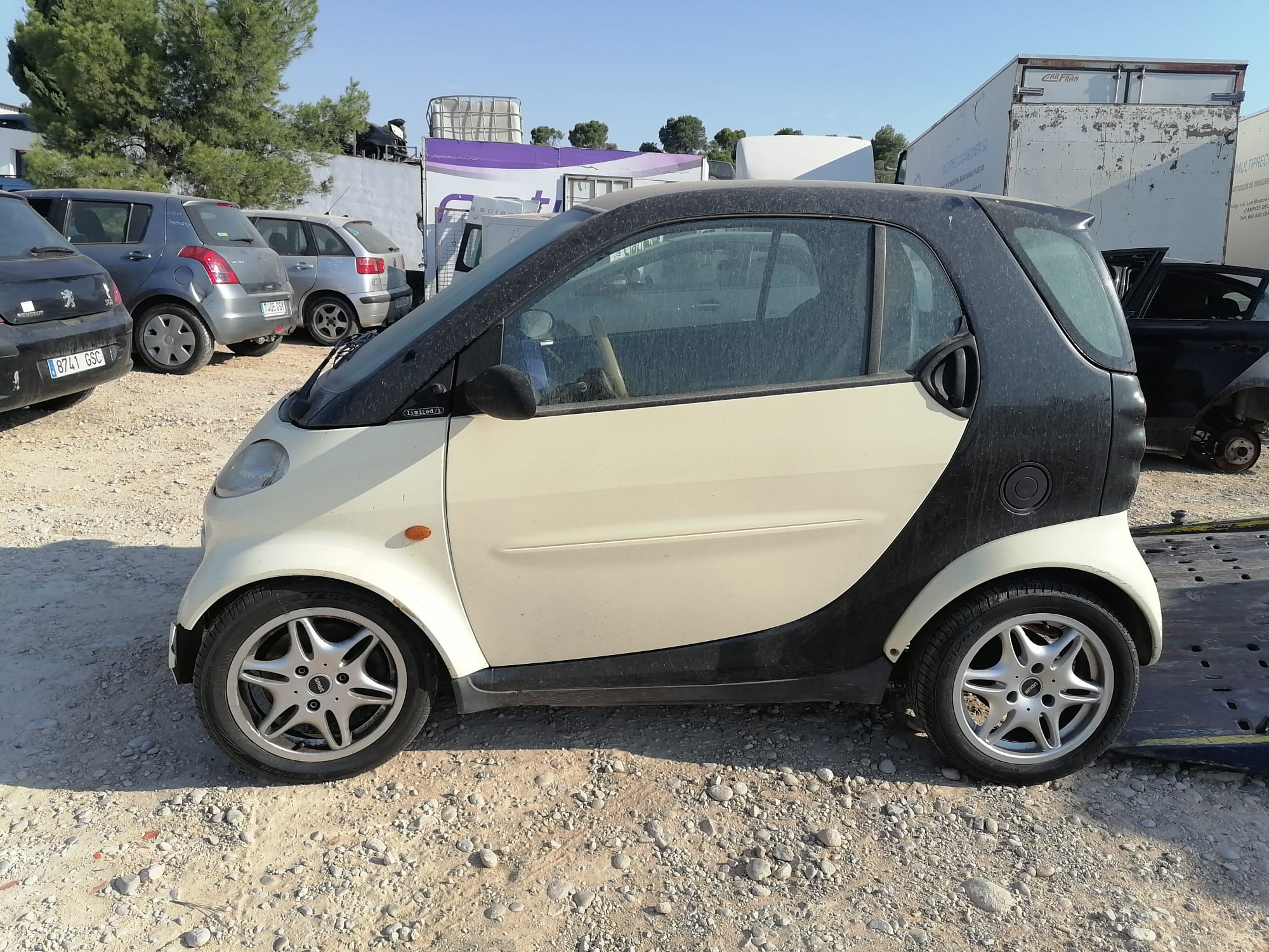 VOLKSWAGEN Бампер задний 0000941 25605969