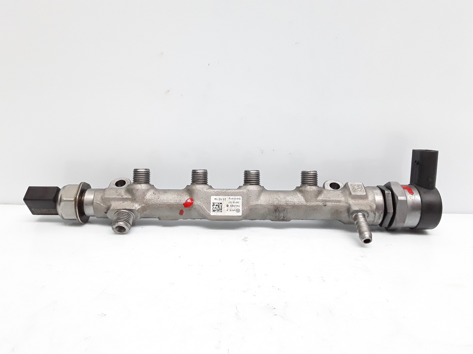 SEAT Ateca 1 generation (2016-2024) Fuel Rail 057130764AB 25611579