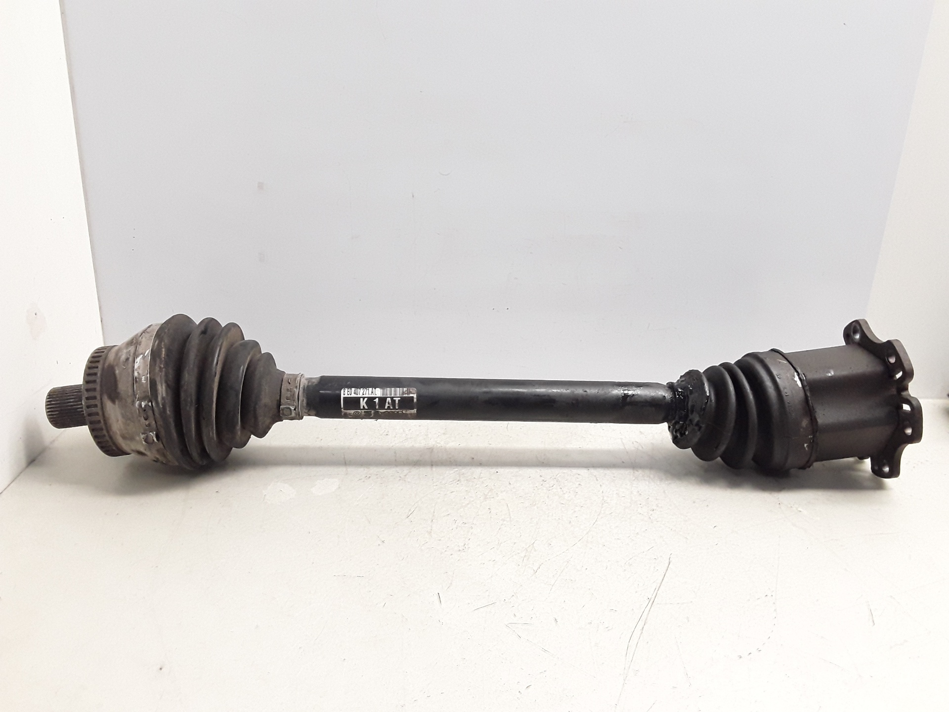 AUDI A4 B7/8E (2004-2008) Front Left Driveshaft 8E0407271AT 25594331