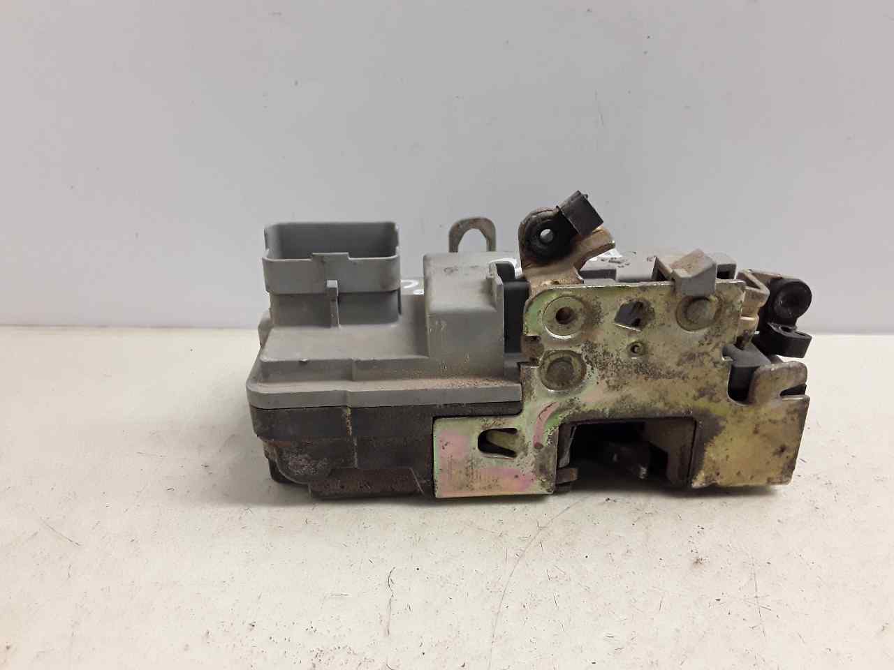 PEUGEOT 206 1 generation (1998-2009) Front Left Door Lock 9135H3 25627289