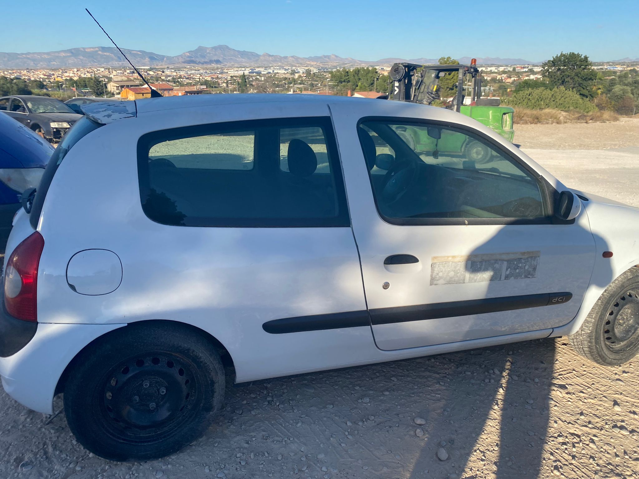 RENAULT Clio 1 generation (1990-1998) Противотуманка бампера передняя правая 8200002470 25625937