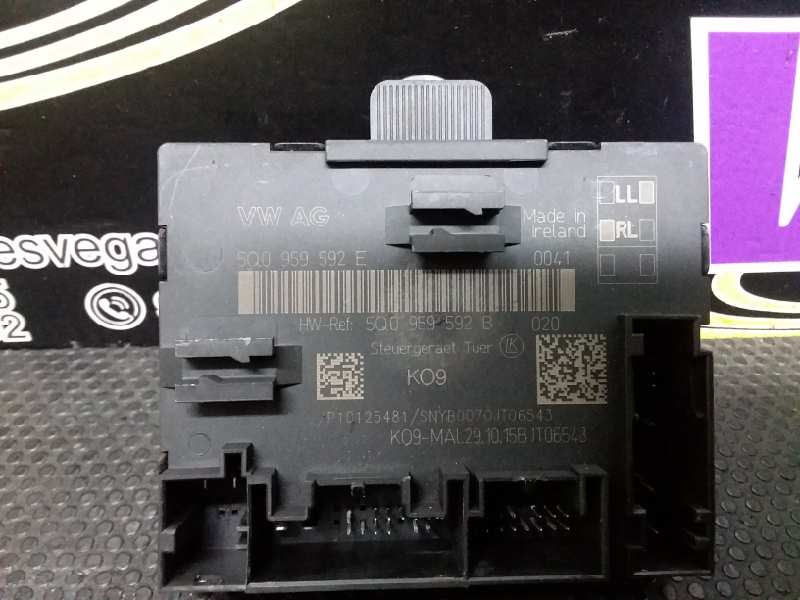 VOLKSWAGEN Passat B8 (2014-2023) Other Control Units 5Q0959592B 18897384