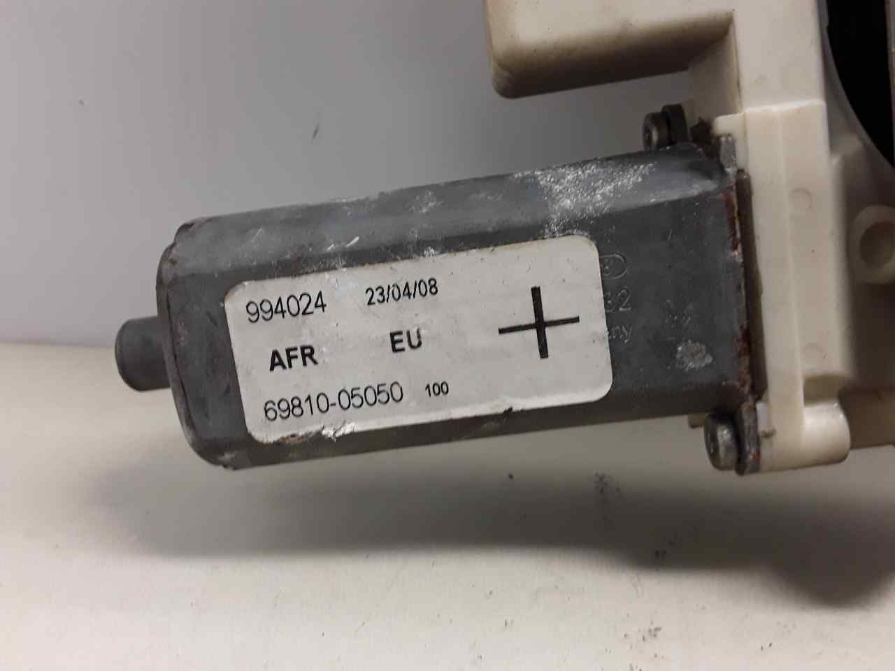 TOYOTA Avensis 3 generation (2009-2020) Ridicător de geam ușă dreapta față 992046100 25613593