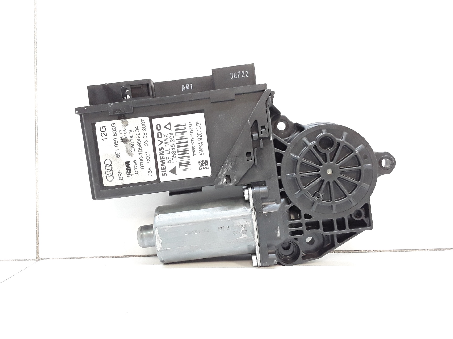 SUZUKI Grand Vitara 2 generation (2005-2014) Front Right Door Window Control Motor 8E1959802G 25622527