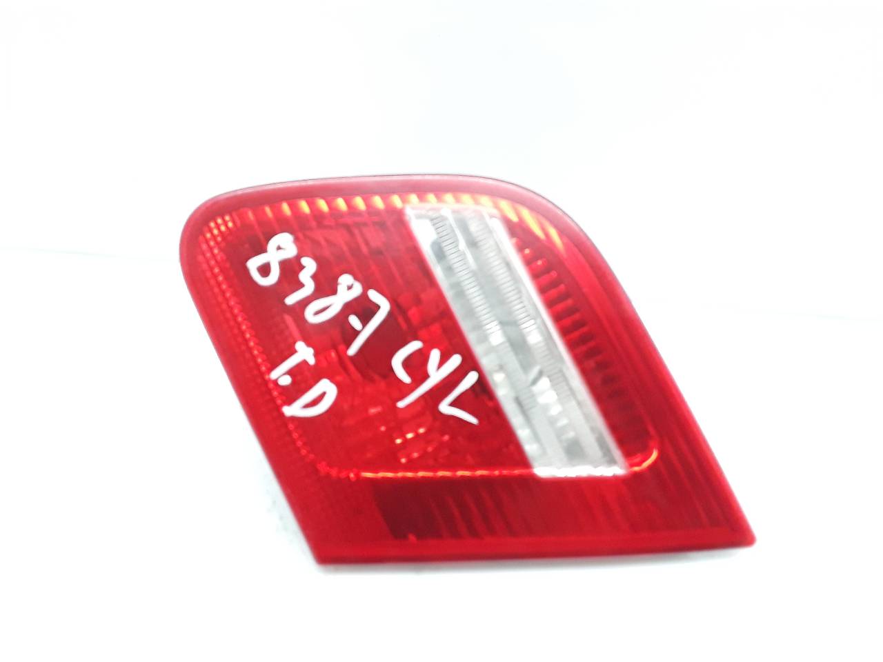 BMW 3 Series E46 (1997-2006) Rear Right Taillight Lamp 8374810 18946307