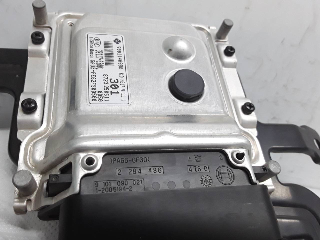 KIA Rio 3 generation (2011-2017) Engine Control Unit ECU 9001140988 25612824