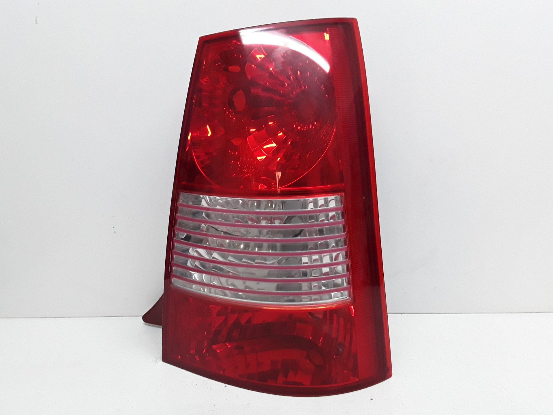 KIA Picanto 1 generation (2004-2011) Rear Right Taillight Lamp 19069877