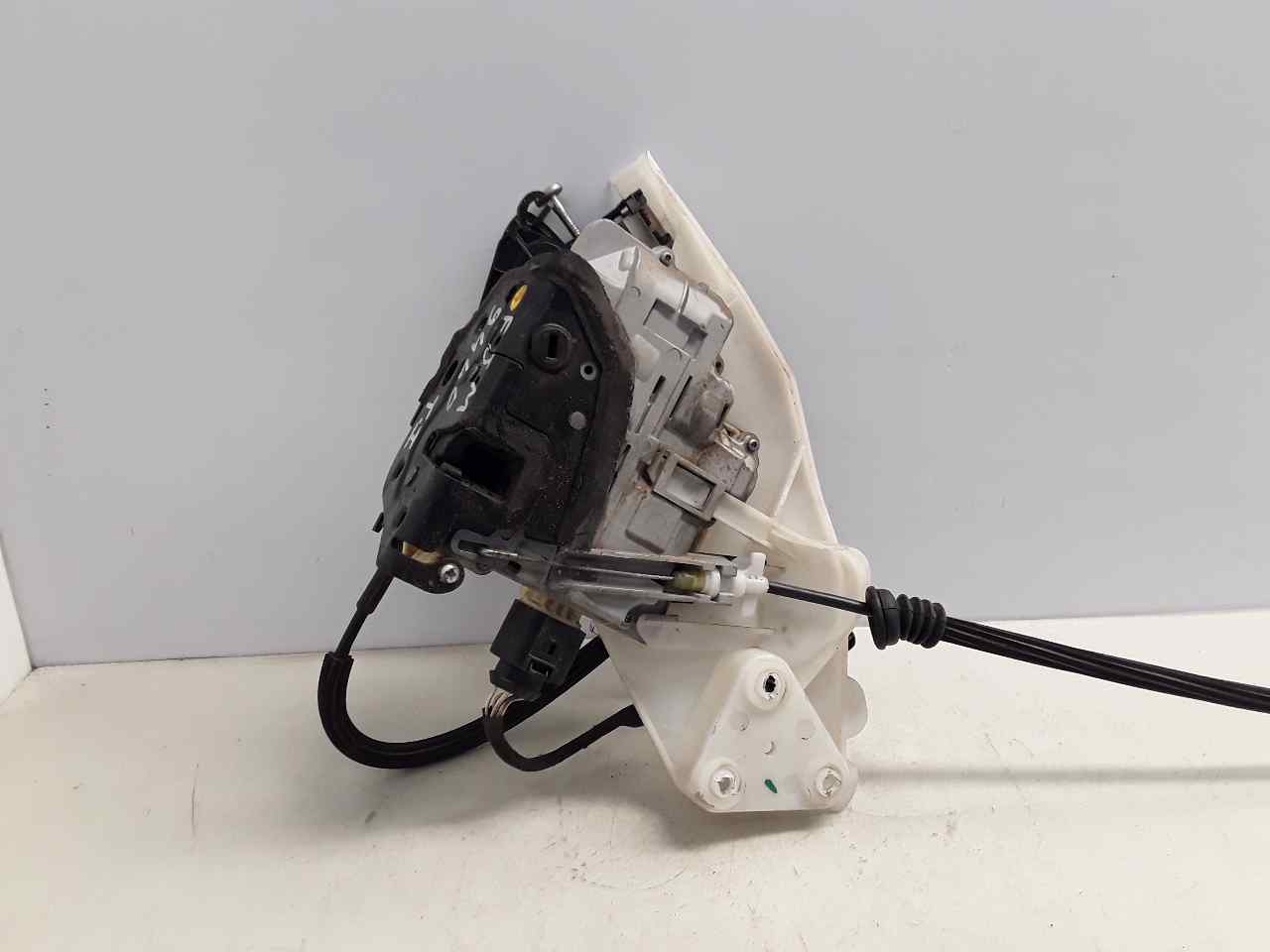 VOLKSWAGEN Passat Variant 1 generation (2010-2024) Rear Left Door Lock 3C4839014A 25968321