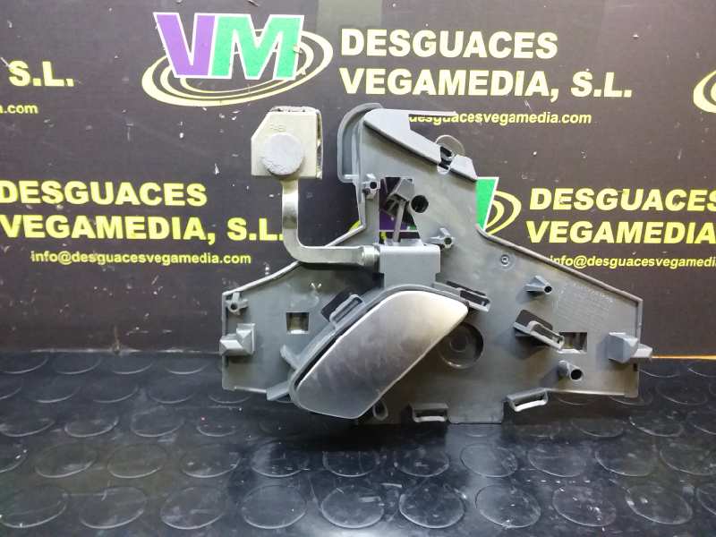 BMW 1 Series F20/F21 (2011-2020) Mâner de deschidere interioară stânga spate 9641315777 25605653