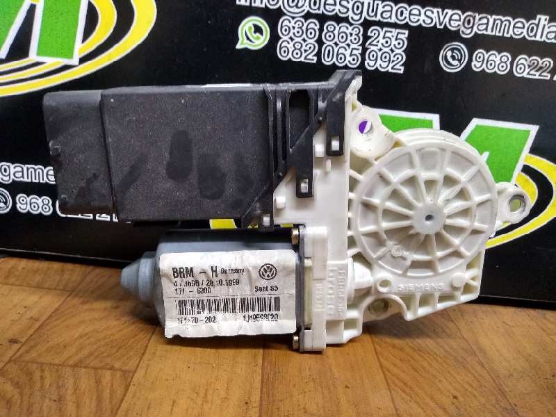 SEAT Leon 1 generation (1999-2005) Motor regulator geam ușă stânga față F005S00048 18859664