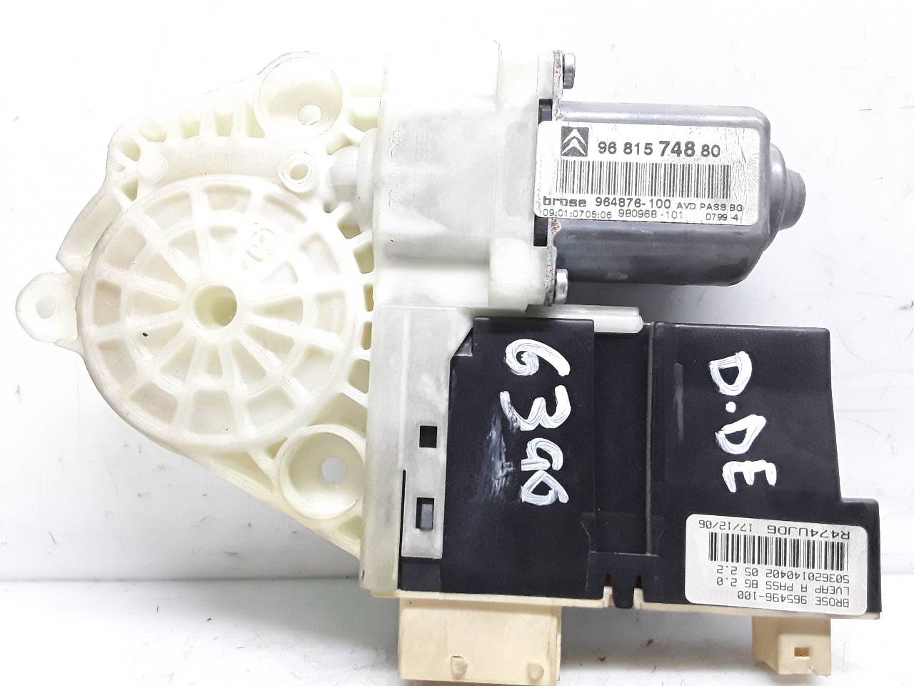 PEUGEOT C4 1 generation (2004-2011) Front Right Door Window Control Motor 9681574880 19014812