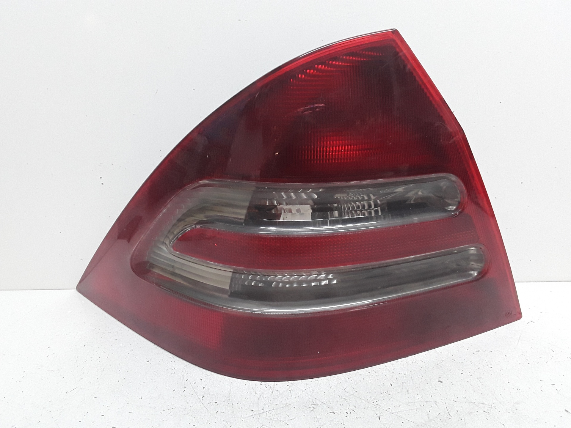 MERCEDES-BENZ C-Class W203/S203/CL203 (2000-2008) Feu arrière gauche 2038200164 25625339