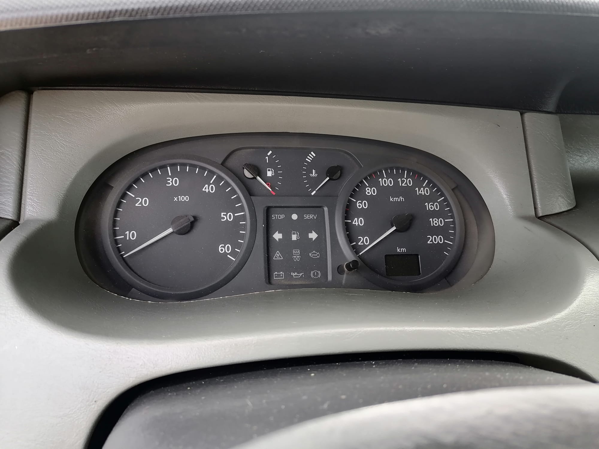 NISSAN Primastar 1 generation (2002-2014) Решетка радиатора 8200137047 19023564