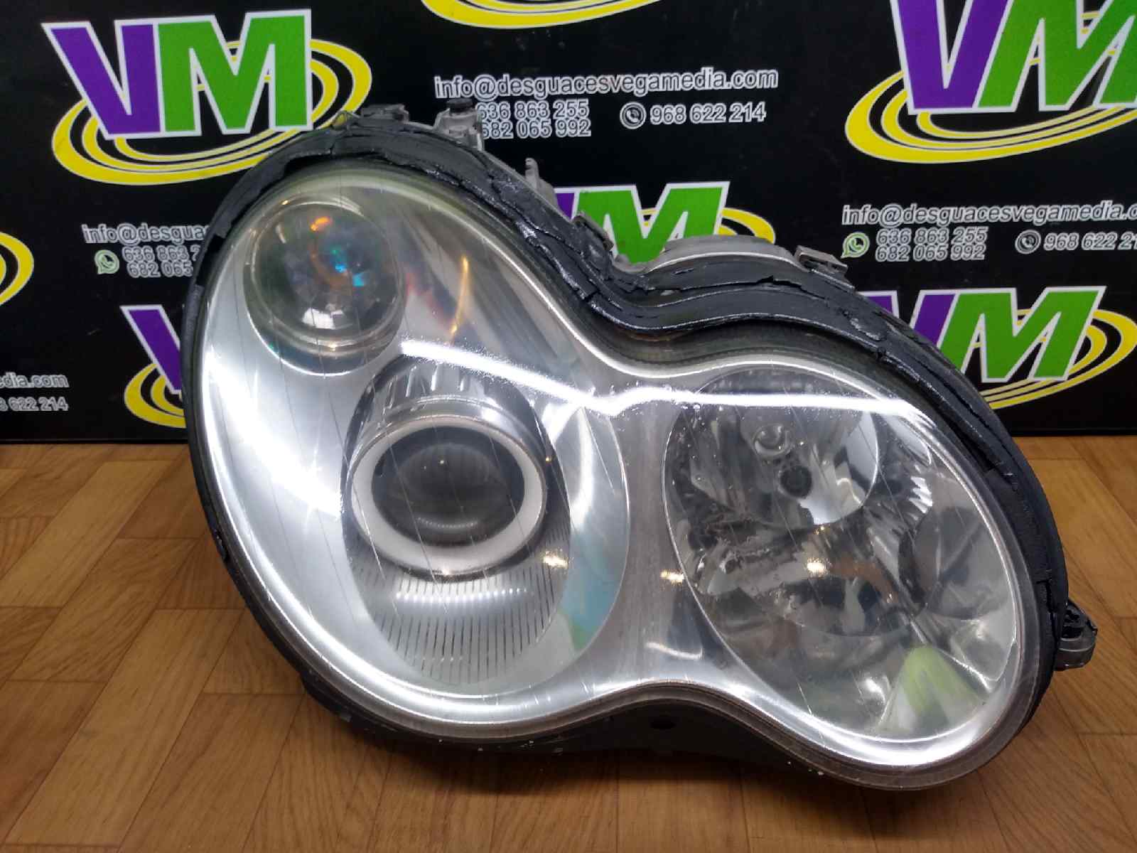 MERCEDES-BENZ C-Class W203/S203/CL203 (2000-2008) Front Right Headlight A2038200261 25594519