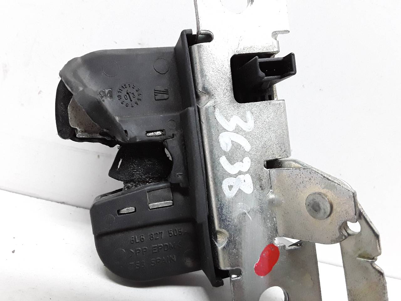 SEAT Cordoba 2 generation (1999-2009) Tailgate Boot Lock 6L6827505A 19064274