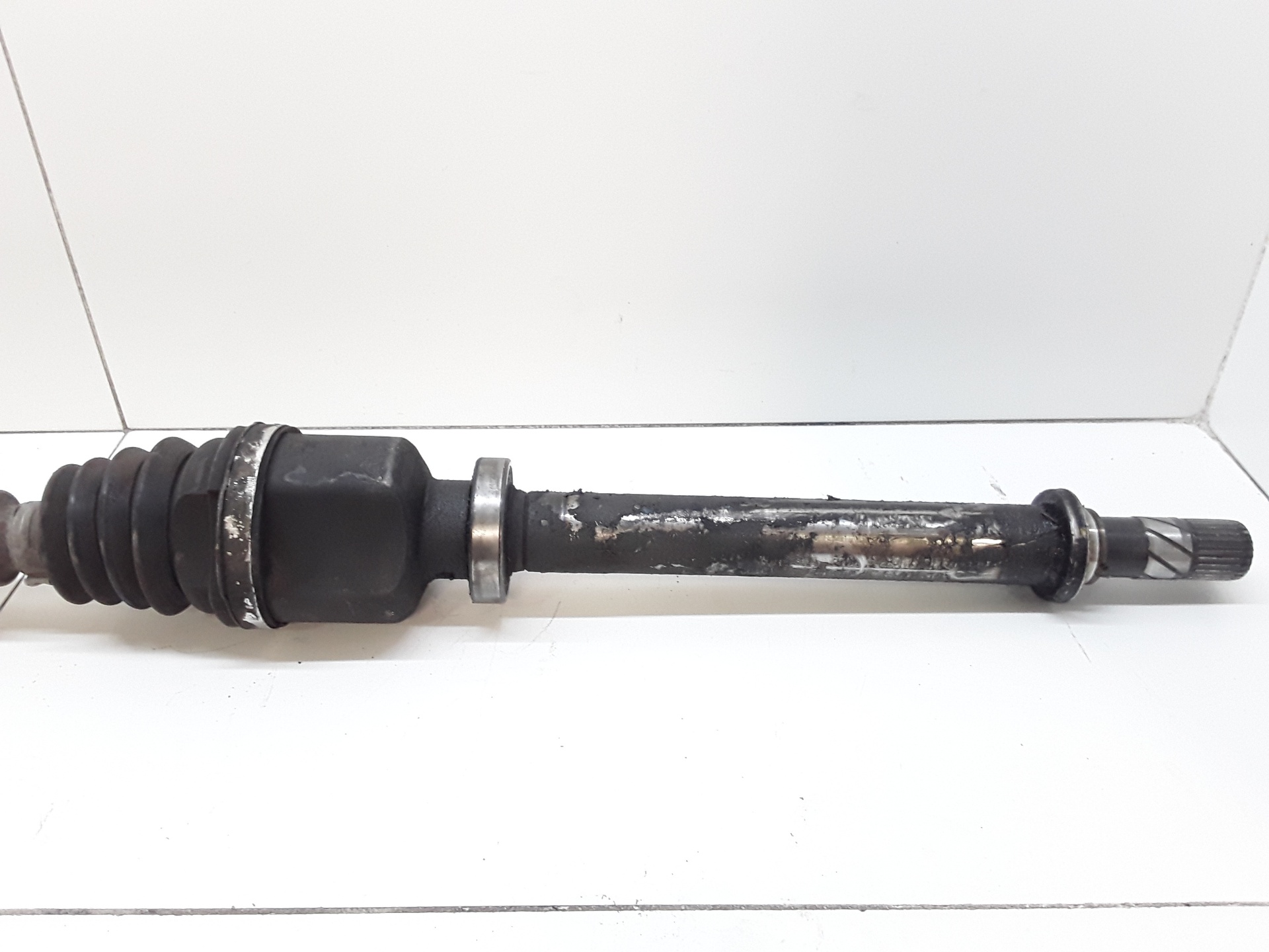 VAUXHALL Front Right Driveshaft 8200379235 25622950