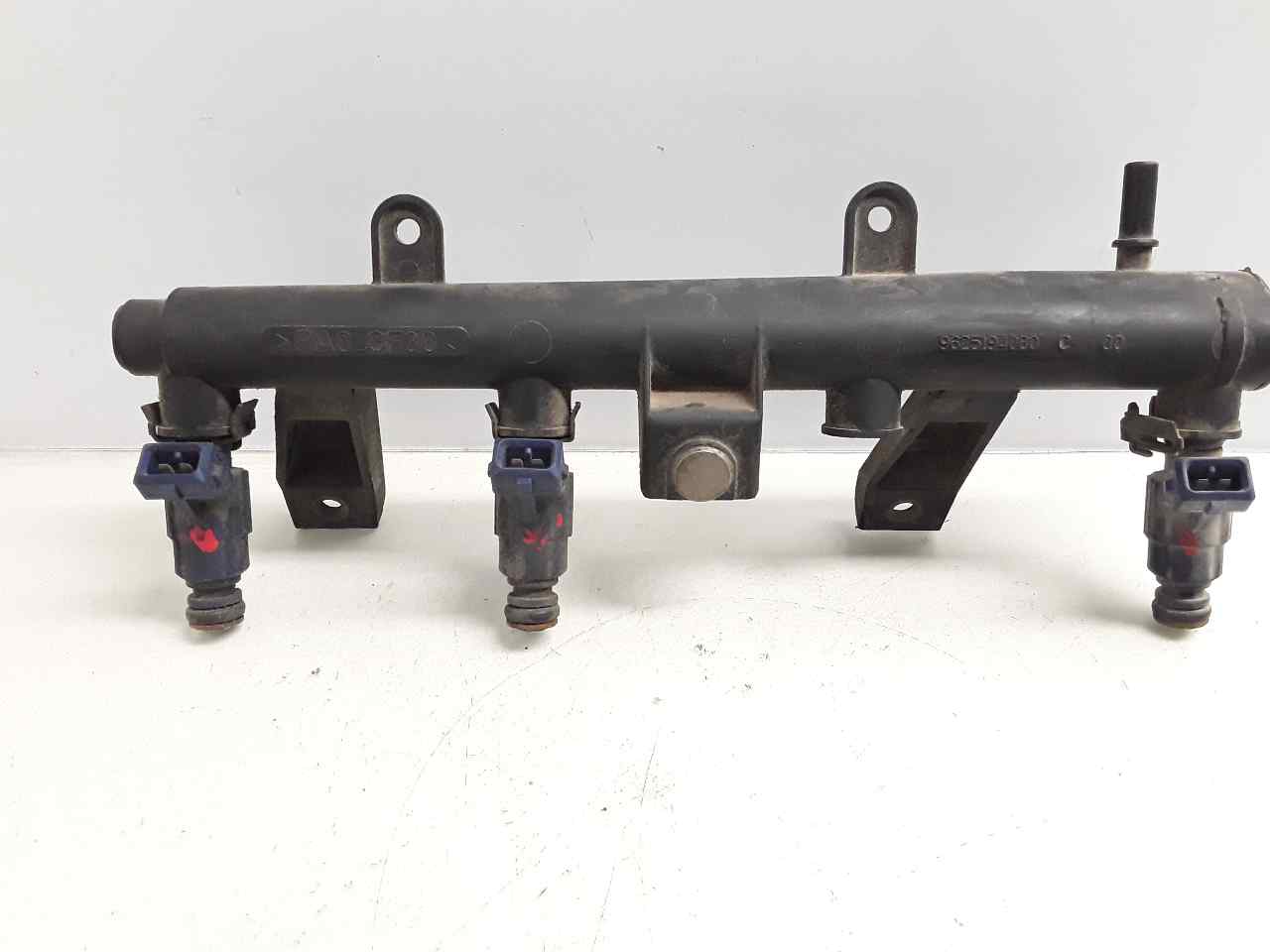 PEUGEOT 206 1 generation (1998-2009) Fuel Rail 9625194080 23080847