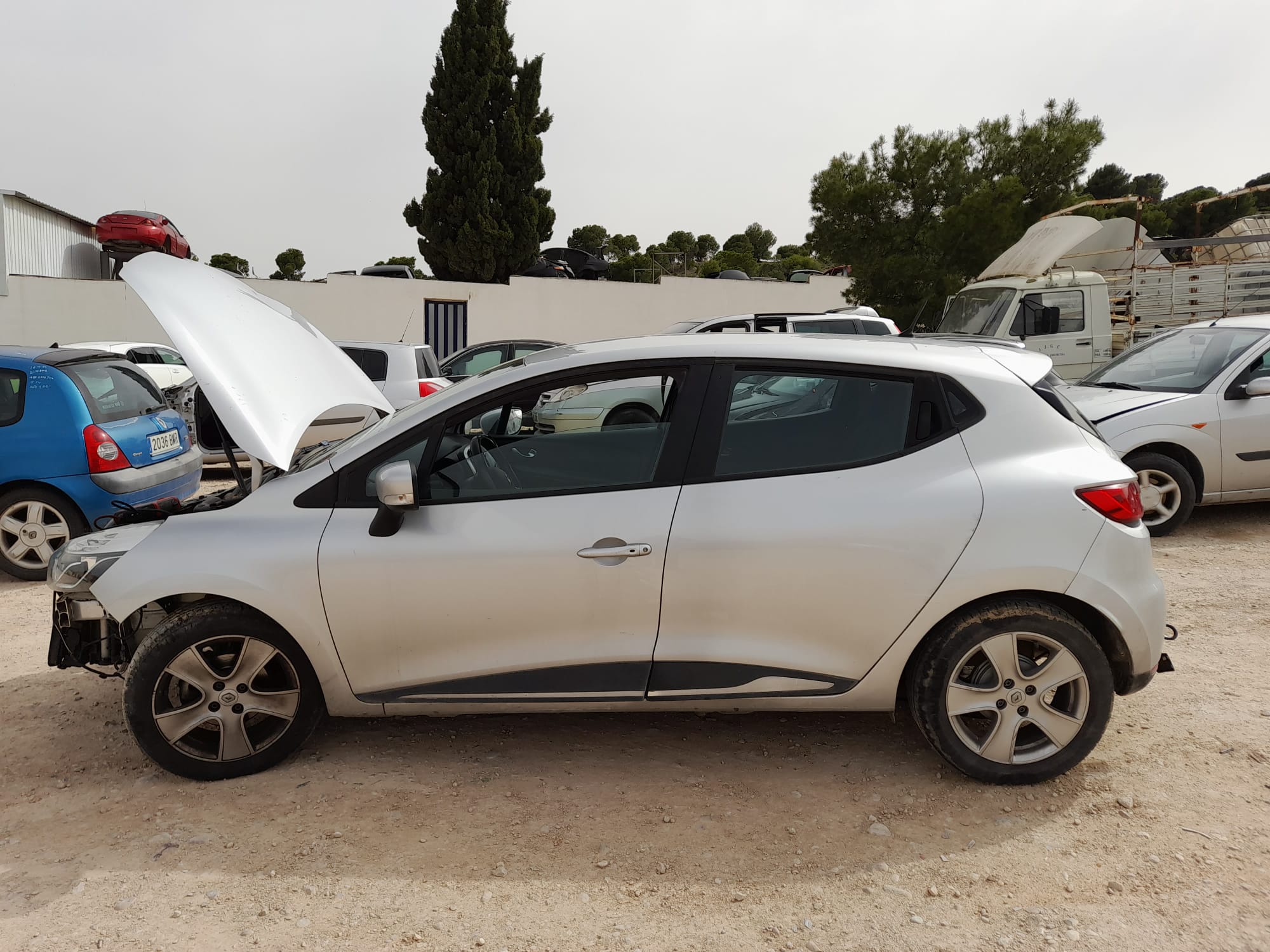 RENAULT Clio 4 generation (2012-2020) Salona gaisa ieplūdes režģis 682609599R 25615481