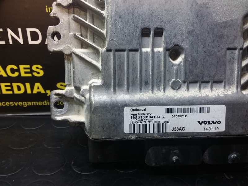 VOLVO V40 2 generation (2012-2020) Calculateur d'unité de commande du moteur S180134103A 18910635