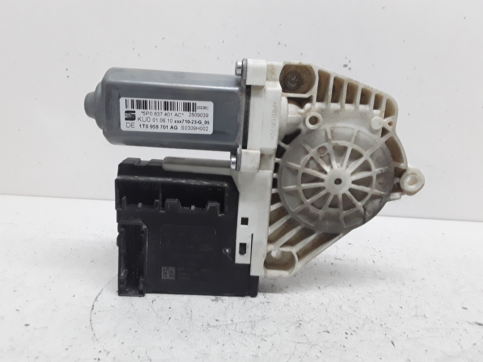 SEAT Almera N15 (1995-2000) Motor regulator geam ușă stânga față 1T0959701AG 25625362