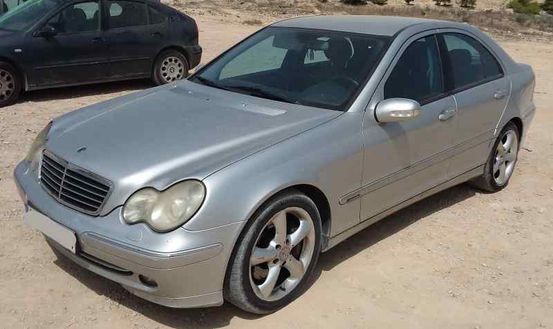 MERCEDES-BENZ C-Class W203/S203/CL203 (2000-2008) Priekinis dešinys žibintas A2038200261 25594519