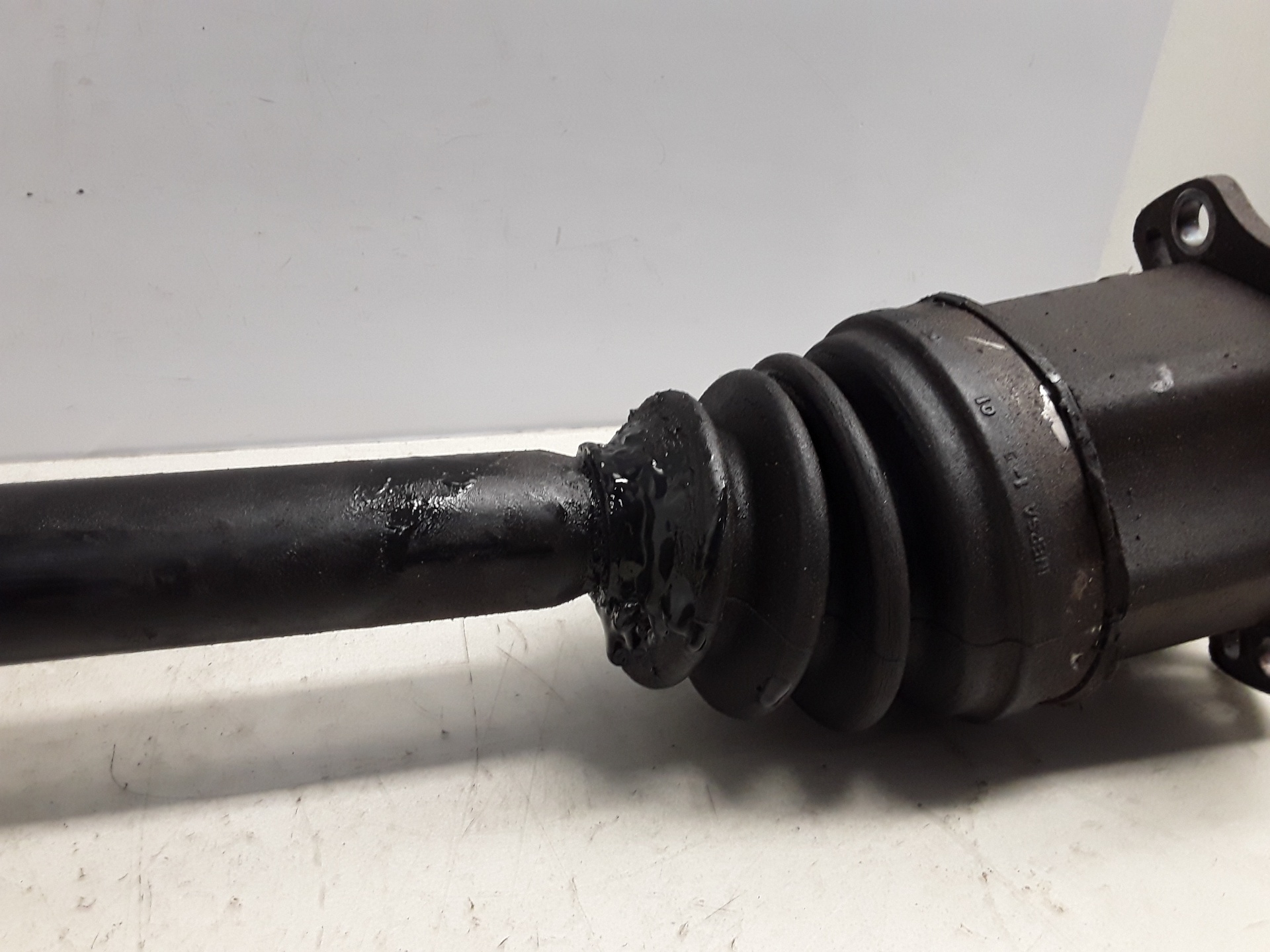 AUDI A4 B7/8E (2004-2008) Front Left Driveshaft 8E0407271AT 25594331