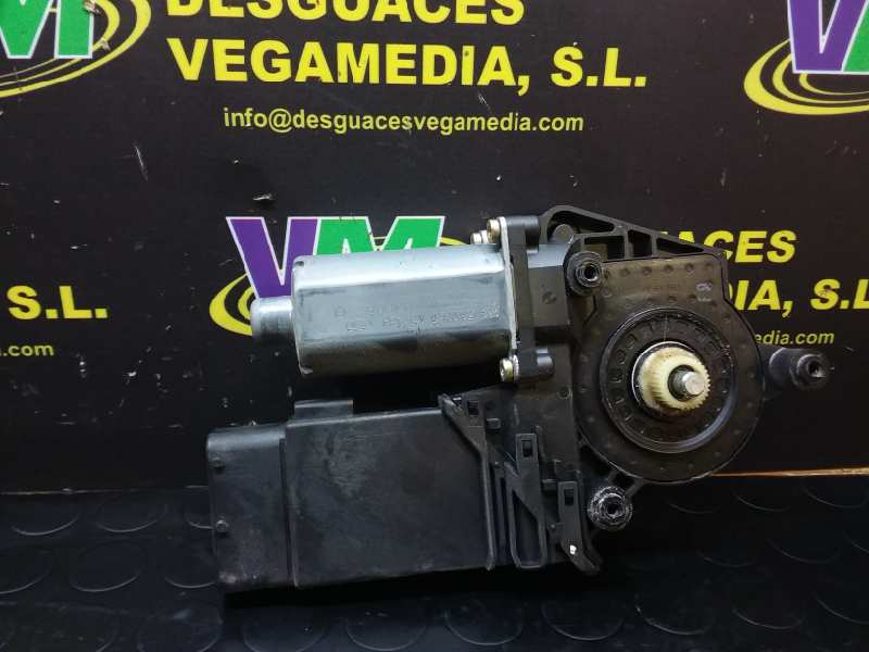 VOLKSWAGEN Passat B5 (1996-2005) Front Right Door Window Control Motor 3B4837752MS 18904484