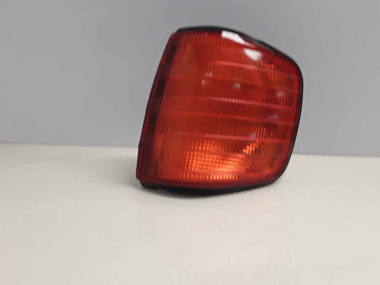 MERCEDES-BENZ S-Class W126 / C126 (1979-1991) Front left turn light 1305233920 25625338