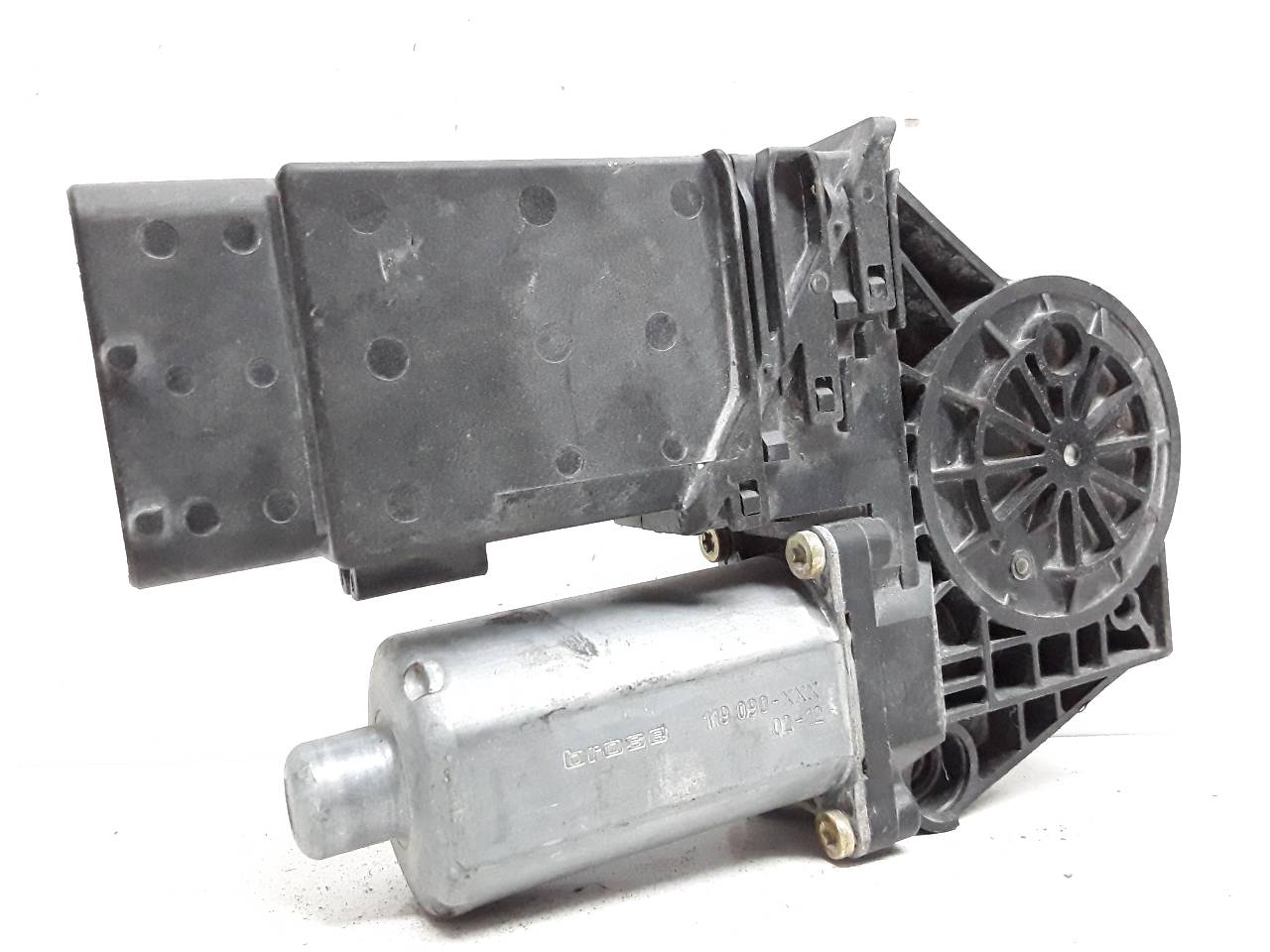 VOLKSWAGEN Passat Variant 1 generation (2010-2024) Front Right Door Window Control Motor 0130821694 19092927