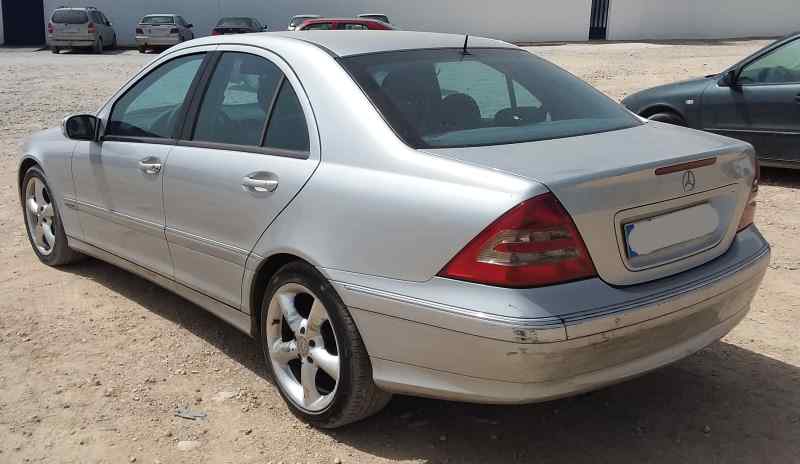 MERCEDES-BENZ C-Class W203/S203/CL203 (2000-2008) Priekinis dešinys žibintas A2038200261 25594519