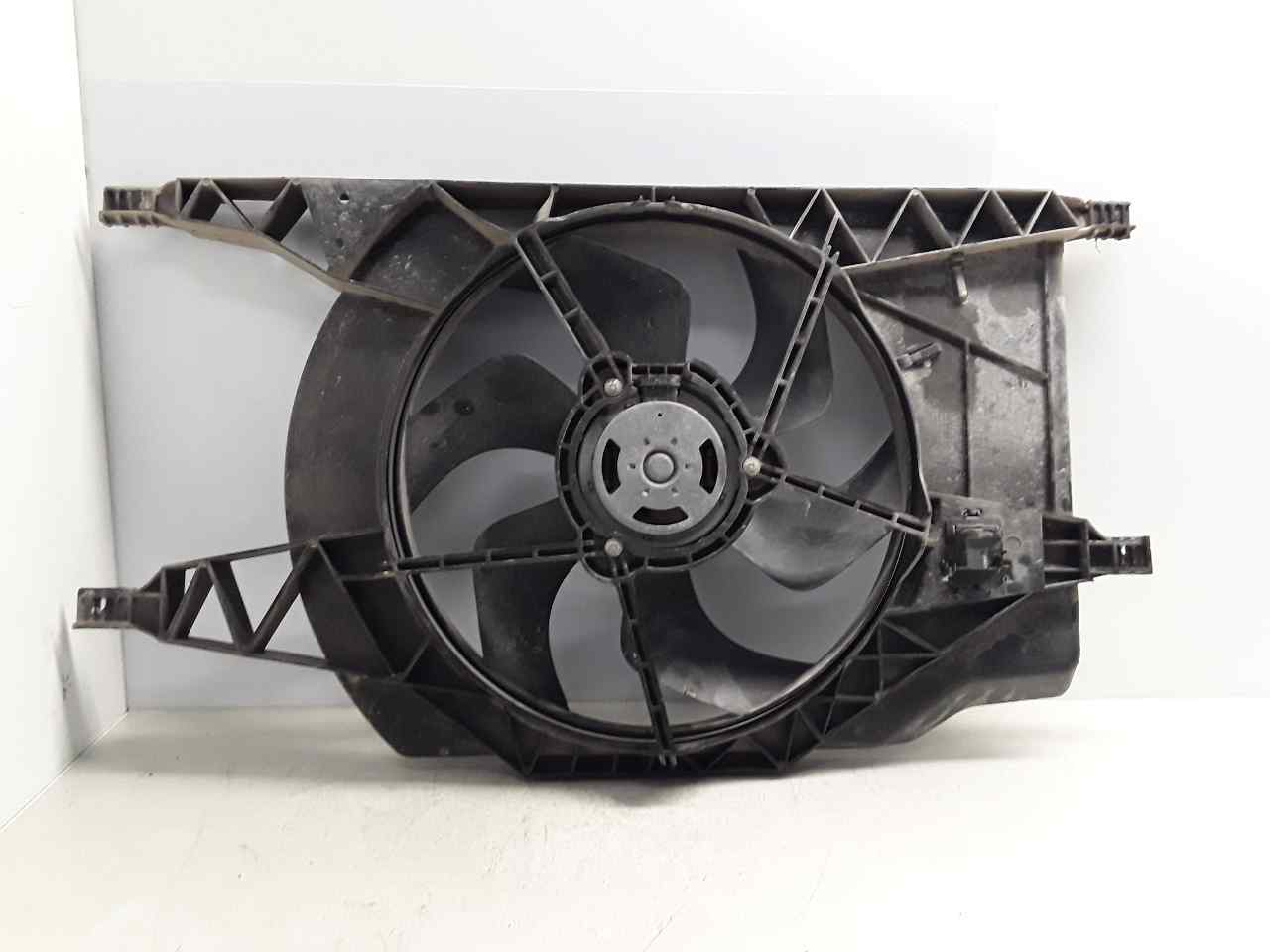 RENAULT Laguna 2 generation (2001-2007) Diffuser Fan 8200025635 25626950