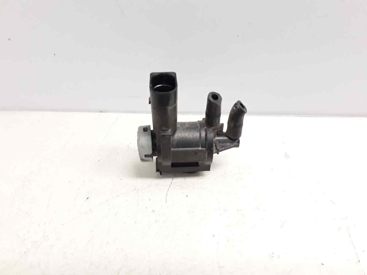 AUDI A3 8P (2003-2013) EGR Valve 1K0906283A 25627221